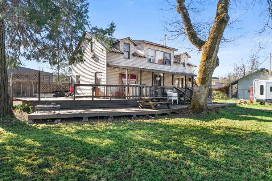 125 Hogue Dr, Selma, OR à vendre - Photo de l’immeuble – Image 2 sur 11