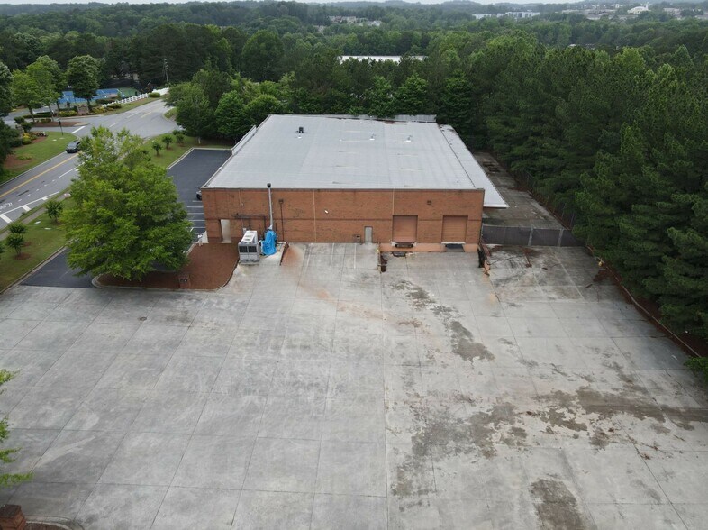 3425 Martin Farm Rd, Suwanee, GA à louer - Photo de l’immeuble – Image 2 sur 9