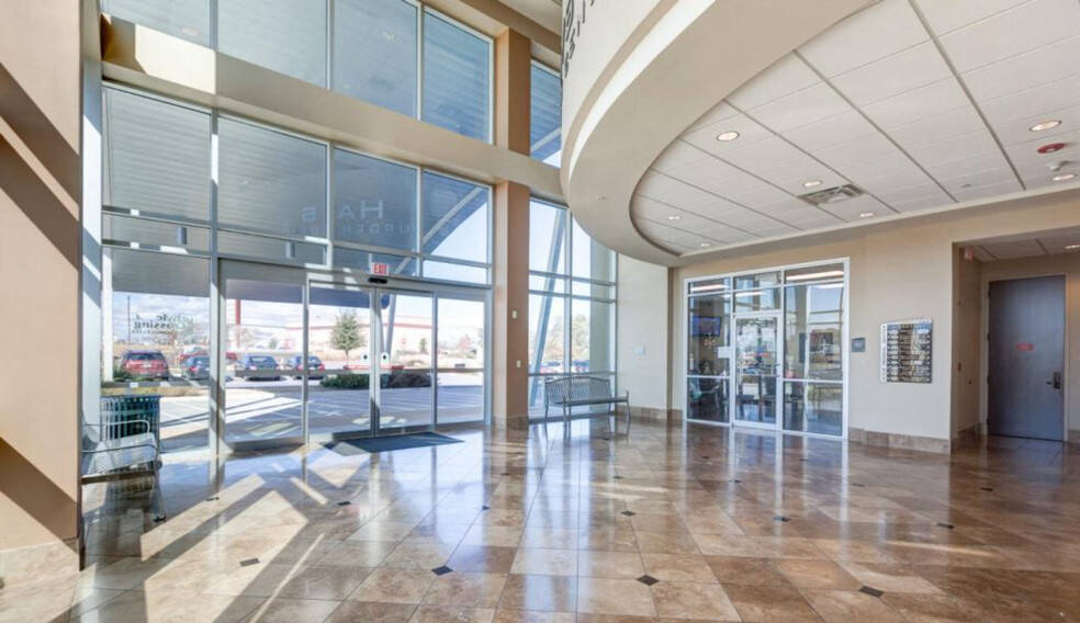 135 Bunton Creek Rd, Kyle, TX à louer - Photo de l’immeuble – Image 3 sur 9