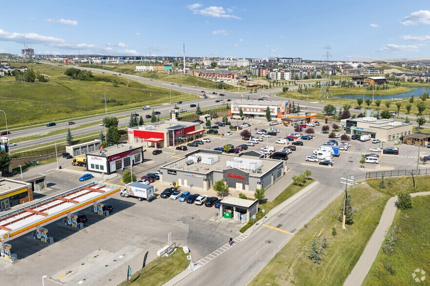 Symons Valley Rd, Calgary, AB à louer - Aérien – Image 3 sur 3