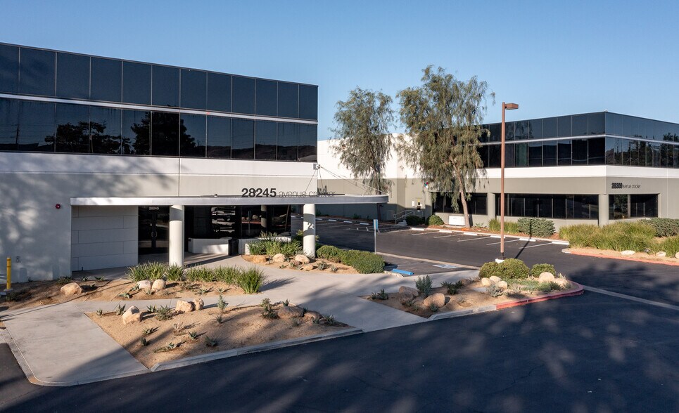 28245 Avenue Crocker, Valencia, CA à louer - Photo de l’immeuble – Image 2 sur 5