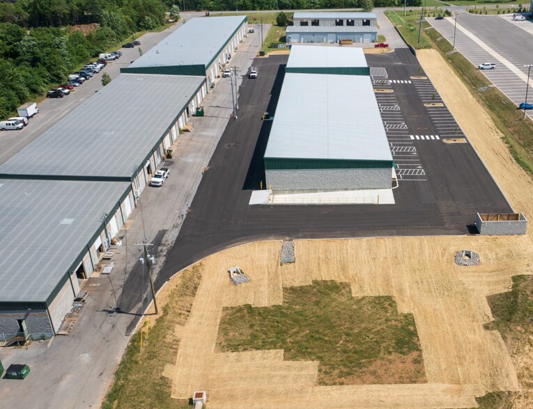 5510 E Division St, Mount Juliet, TN à louer - Photo de l’immeuble – Image 2 sur 7