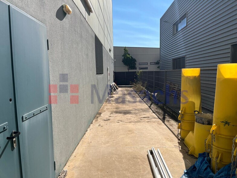 Industriel/Logistique dans Badalona, Barcelona à vendre - Photo de l’immeuble – Image 3 sur 16