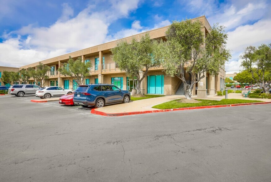 16520 Bake Pky, Irvine, CA à louer - Photo de l’immeuble – Image 2 sur 46