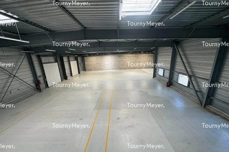 Local d'activités dans LES SORINIÈRES à vendre - Photo intérieure – Image 2 sur 3