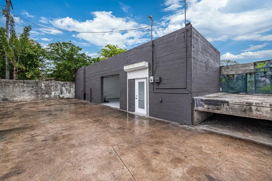 4647 NW 17th Ave, Miami, FL à louer - Photo de l’immeuble – Image 3 sur 10