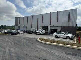 Plus de détails pour Local d'activités à louer