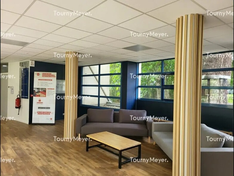 Bureau dans Pau à louer - Photo de l’immeuble – Image 1 sur 12