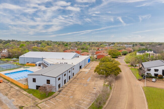 Plus de détails pour 46 Northtown Dr, Jackson, MS - Local commercial à vendre