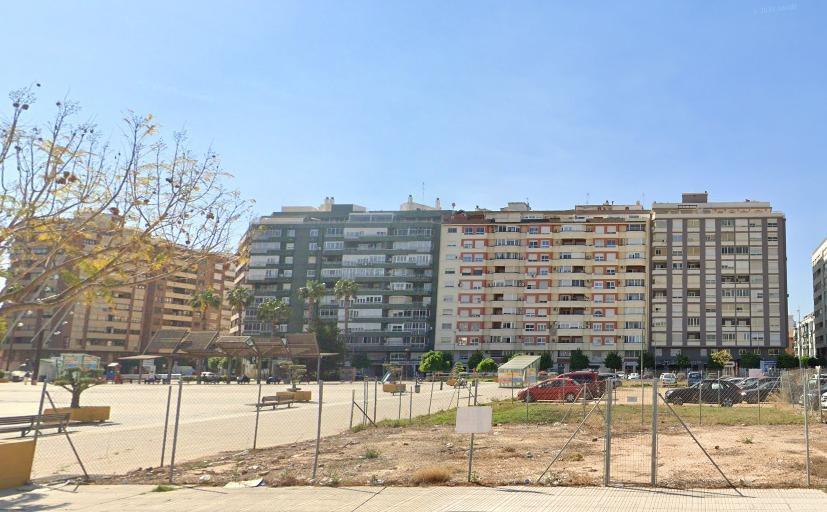 Terrain dans Alzira, Valencia à louer Photo principale– Image 1 sur 2
