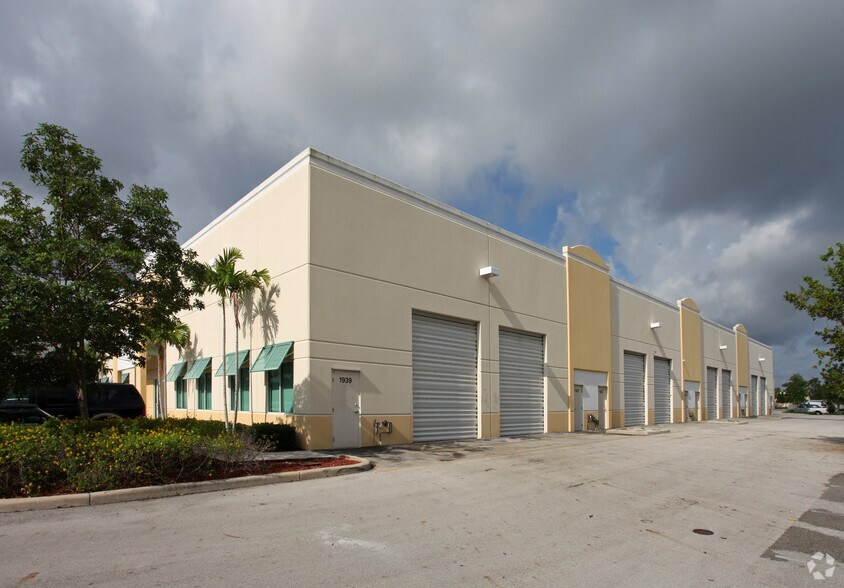 1901-1939 Banks Rd, Margate, FL à vendre - Photo de l’immeuble – Image 2 sur 5