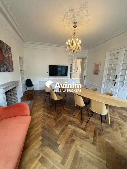 Bureau dans Grenoble à vendre - Photo de l’immeuble – Image 2 sur 18