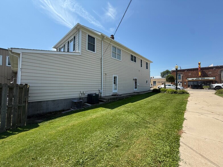 447 S Water St, Marine City, MI à vendre - Photo de l’immeuble – Image 2 sur 5