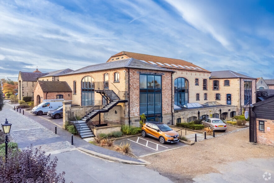 Alderton Rd, Alderton à louer - Photo principale – Image 1 sur 15