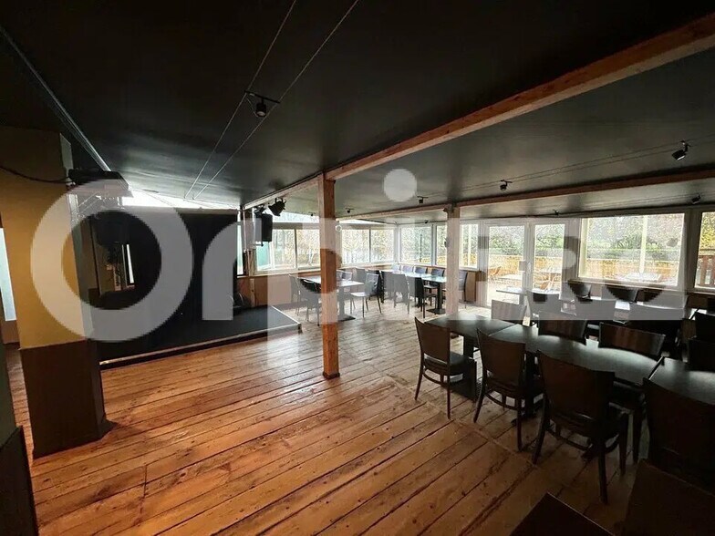 Local commercial dans Ollainville à vendre - Photo de l’immeuble – Image 2 sur 6