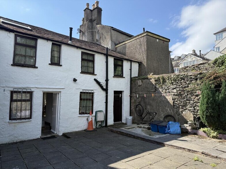 41-43 Allhallows Ln, Kendal à vendre - Photo de l’immeuble – Image 2 sur 2