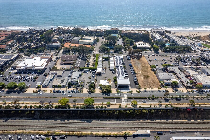 225 S Highway 101, Solana Beach, CA à vendre - Photo de l’immeuble – Image 2 sur 6