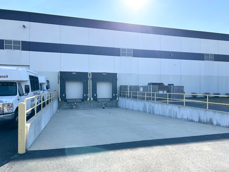 501 W Air Park Dr, Muncie, IN à louer - Photo de l’immeuble – Image 2 sur 4