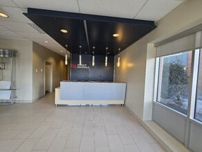 218-220 Boul Labelle, Rosemère, QC à louer Photo intérieure– Image 2 sur 11