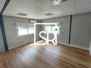1 Rue Pierre Et Marie Curie, Riom à vendre Photo intérieure– Image 2 sur 10