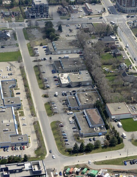1062-1074 Cooke Blvd, Burlington, ON à vendre - Photo de l’immeuble – Image 3 sur 4
