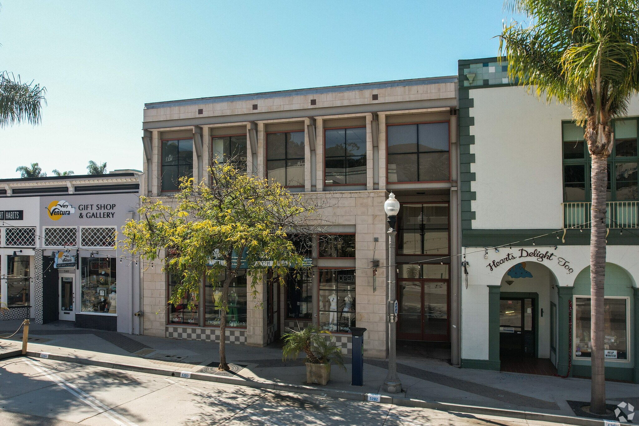 532 E Main St, Ventura, CA à louer Photo principale– Image 1 sur 10