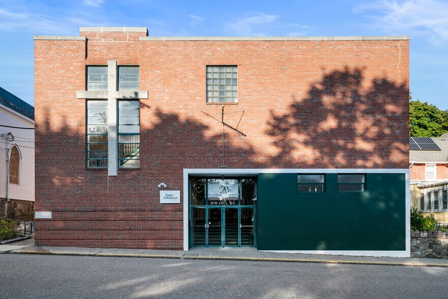 215 Hill St, Boonton, NJ à louer - Photo de l’immeuble – Image 1 sur 38