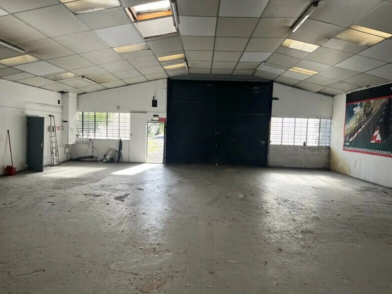 Local d’activités dans Tourcoing à louer - Photo de l’immeuble – Image 3 sur 5