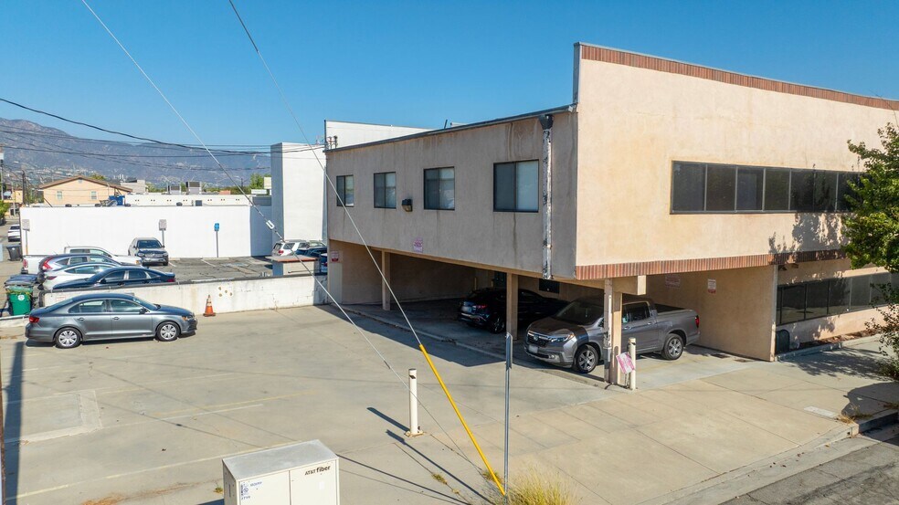 2725 W Burbank Blvd, Burbank, CA à vendre - Photo de l’immeuble – Image 3 sur 10