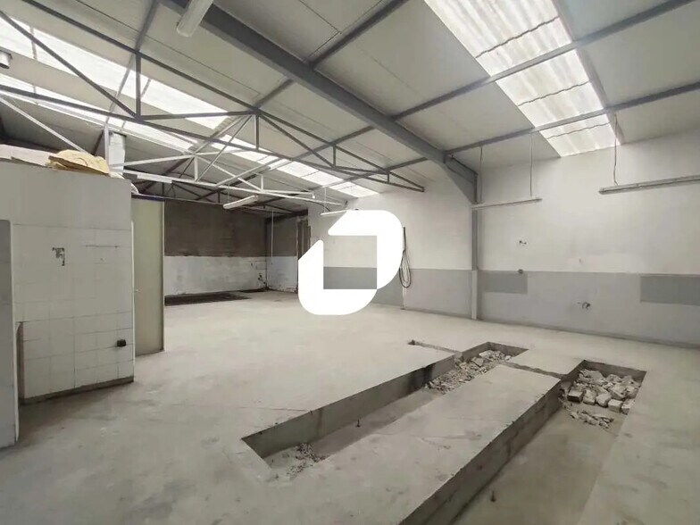 Local d'activités dans Jouy-en-Josas à vendre - Photo de l’immeuble – Image 2 sur 9