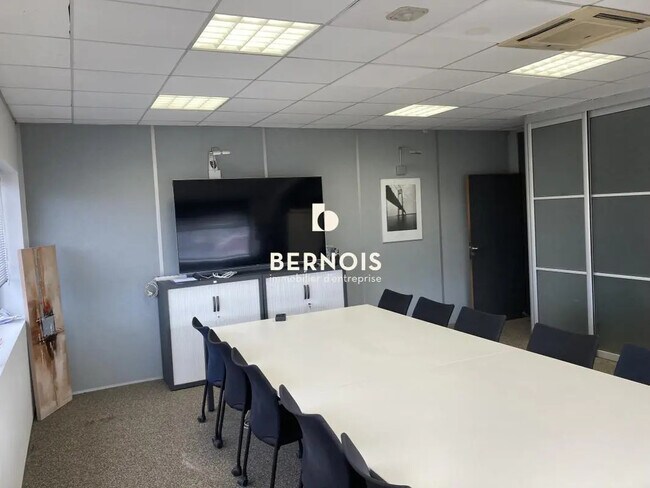 Plus de détails pour Bureau à louer