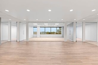 4660 La Jolla Village Dr, San Diego, CA à louer Photo intérieure– Image 1 sur 11