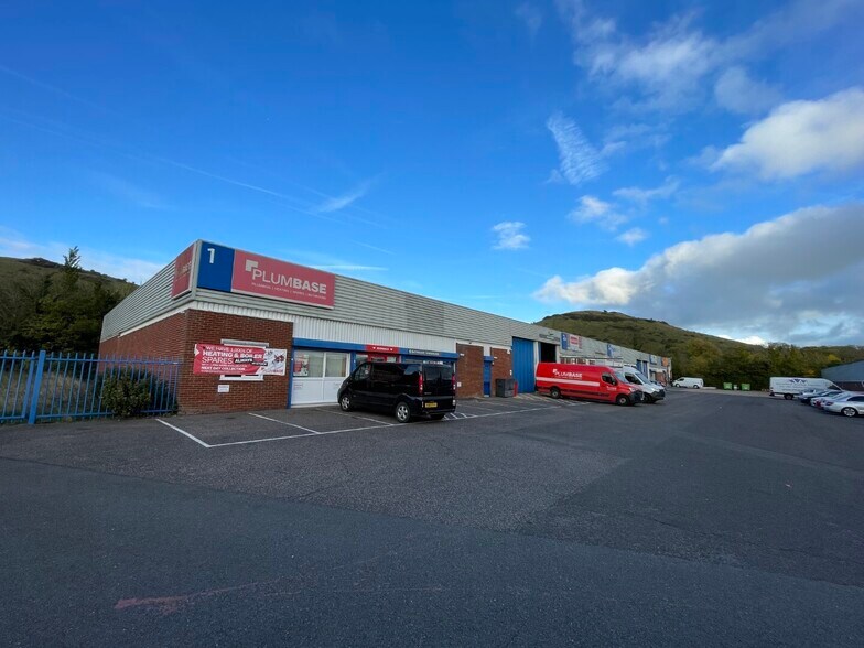 3B Park Farm Rd, Folkestone à louer - Photo de l’immeuble – Image 2 sur 2