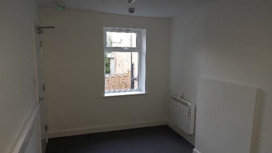 18 High St W, Glossop à louer Photo intérieure– Image 1 sur 1