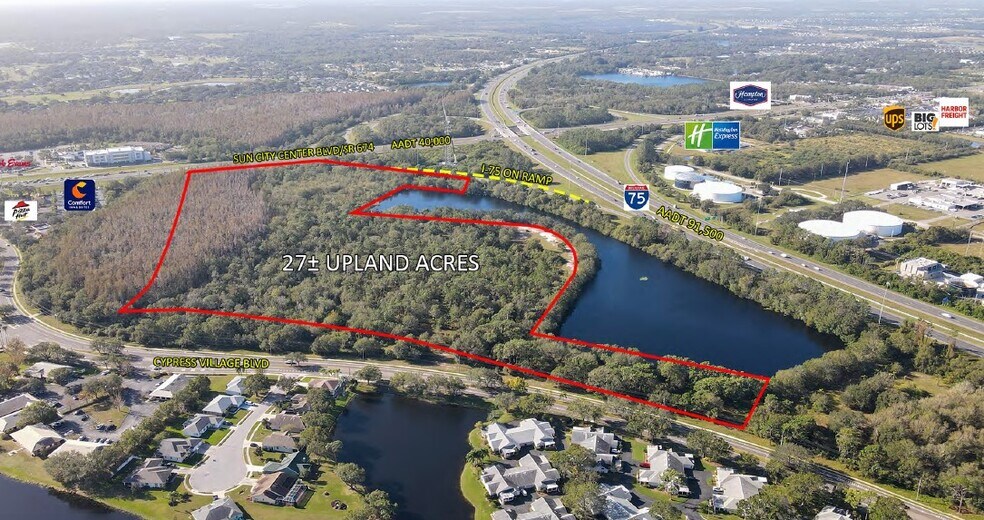 806 Cypress Village Blvd, Sun City Center, FL à vendre - Photo principale – Image 1 sur 3