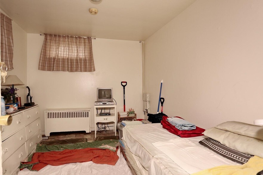 11 Terhune Ave, Lodi, NJ à vendre - Photo de l’immeuble – Image 2 sur 13