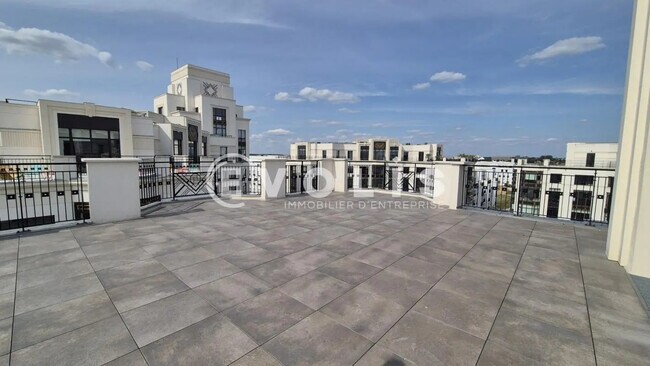 Plus de détails pour Bureau à louer