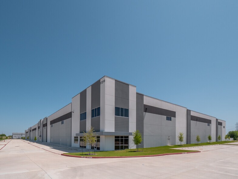 17218 Tejas Way, Schertz, TX à vendre - Photo de l’immeuble – Image 2 sur 19