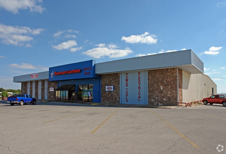 3315 Sherwood Way, San Angelo, TX à louer - Photo de l’immeuble – Image 3 sur 12