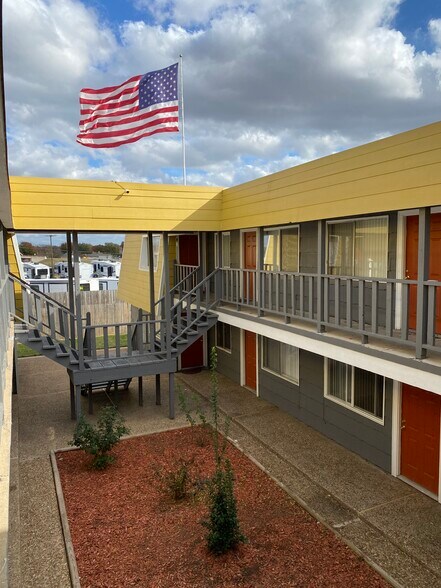 2507 S 87th Ave E, Tulsa, OK à vendre - Photo de l’immeuble – Image 2 sur 8