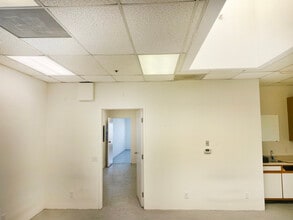 1954 Placentia Ave, Costa Mesa, CA à louer Photo intérieure– Image 2 sur 3