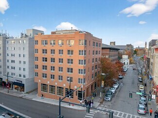 Plus de détails pour 400 College Ave, Ithaca, NY - Logement à vendre