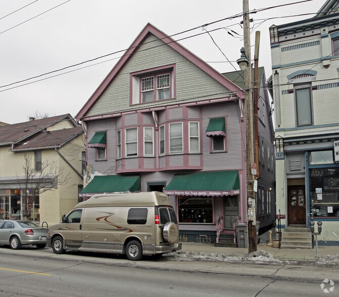 1208-1210 E Brady St, Milwaukee, WI à louer - Photo principale – Image 1 sur 2