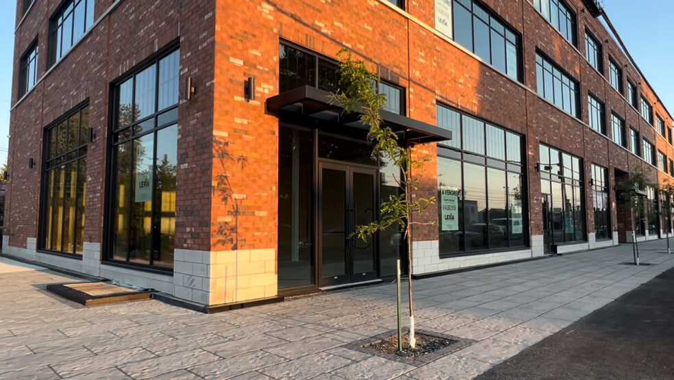 2085 Rte Marie-Victorin, Varennes, QC à vendre - Photo de l’immeuble – Image 1 sur 4