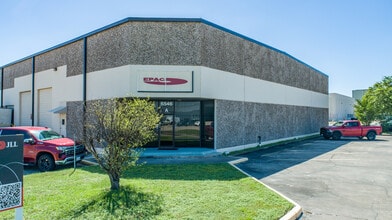 6546-B Petropark Dr, Houston, TX à louer Photo de l’immeuble– Image 1 sur 2
