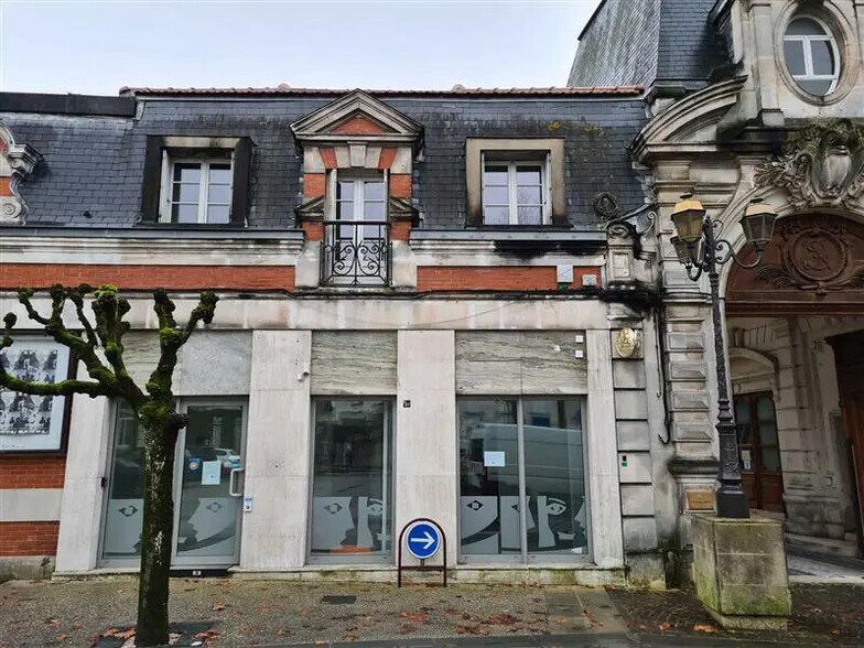 Local commercial dans Boutiers-Saint-Trojan à louer - Photo de l’immeuble – Image 1 sur 3