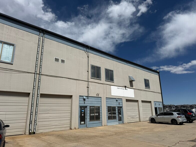 12100 W 52nd Ave, Wheat Ridge, CO à louer - Photo de l’immeuble – Image 2 sur 45