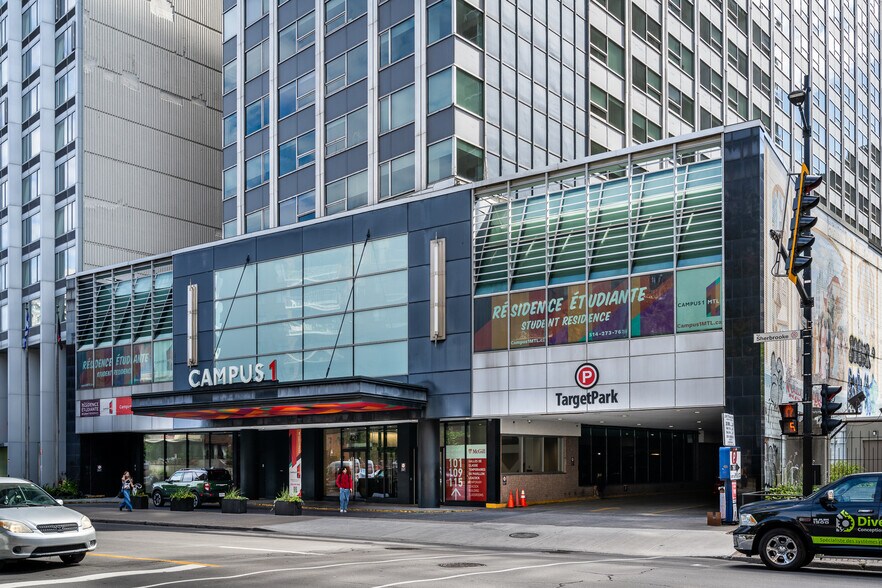 420 Rue Sherbrooke O, Montréal, QC à louer - Photo de l’immeuble – Image 2 sur 5