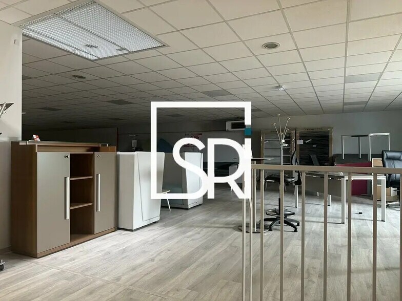 Local commercial dans Cusset à louer - Photo de l’immeuble – Image 1 sur 22