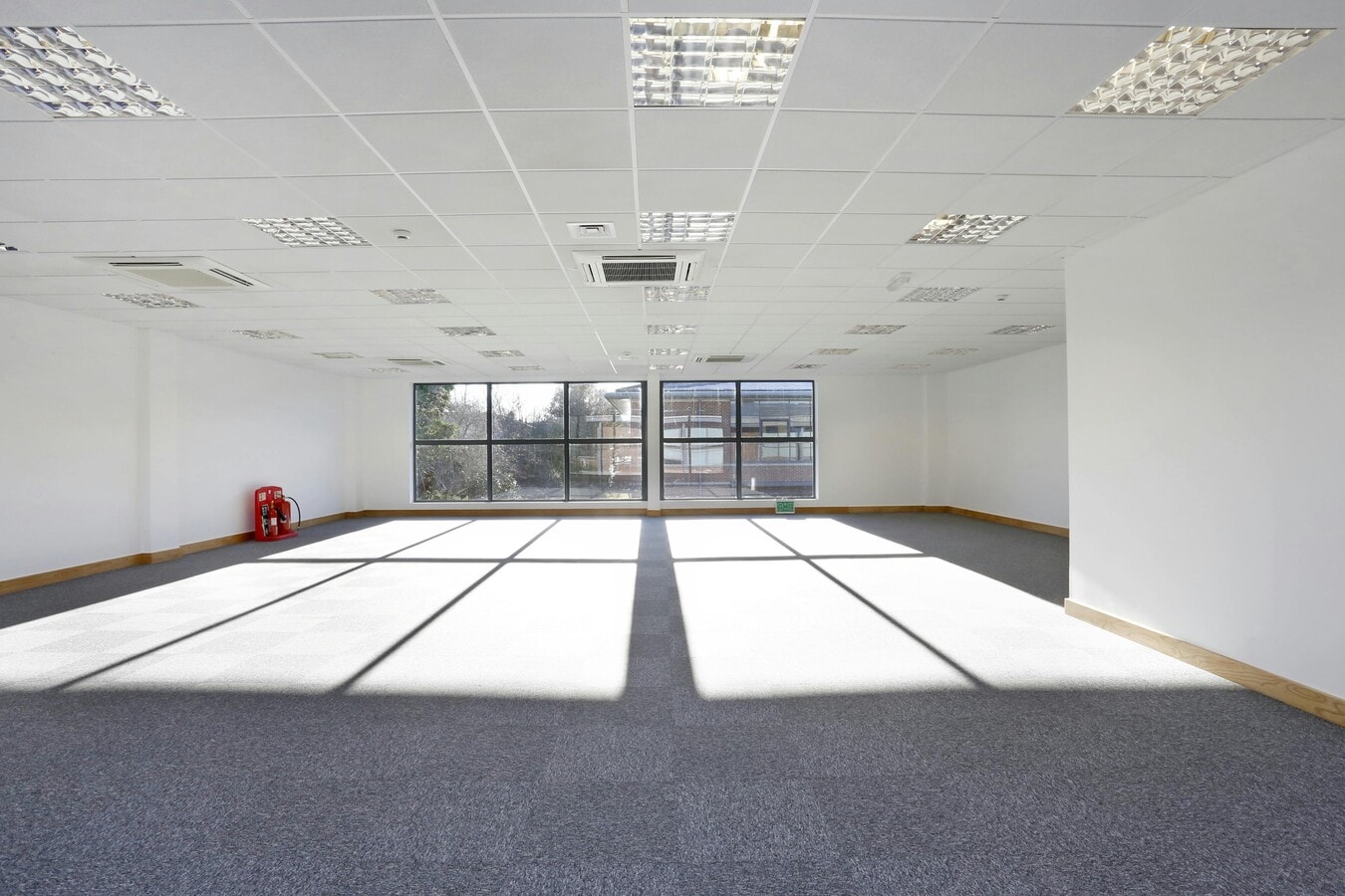 White Lion Rd, Amersham, BKM HP7 9JD - Lot 3 - - Photo intérieure - Image 1 of 4